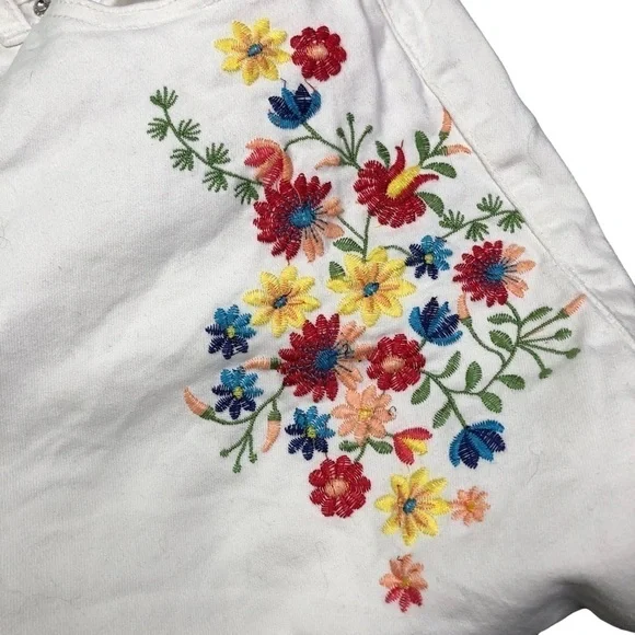 Earl Jeans white denim shorts stretch floral embroidery 12